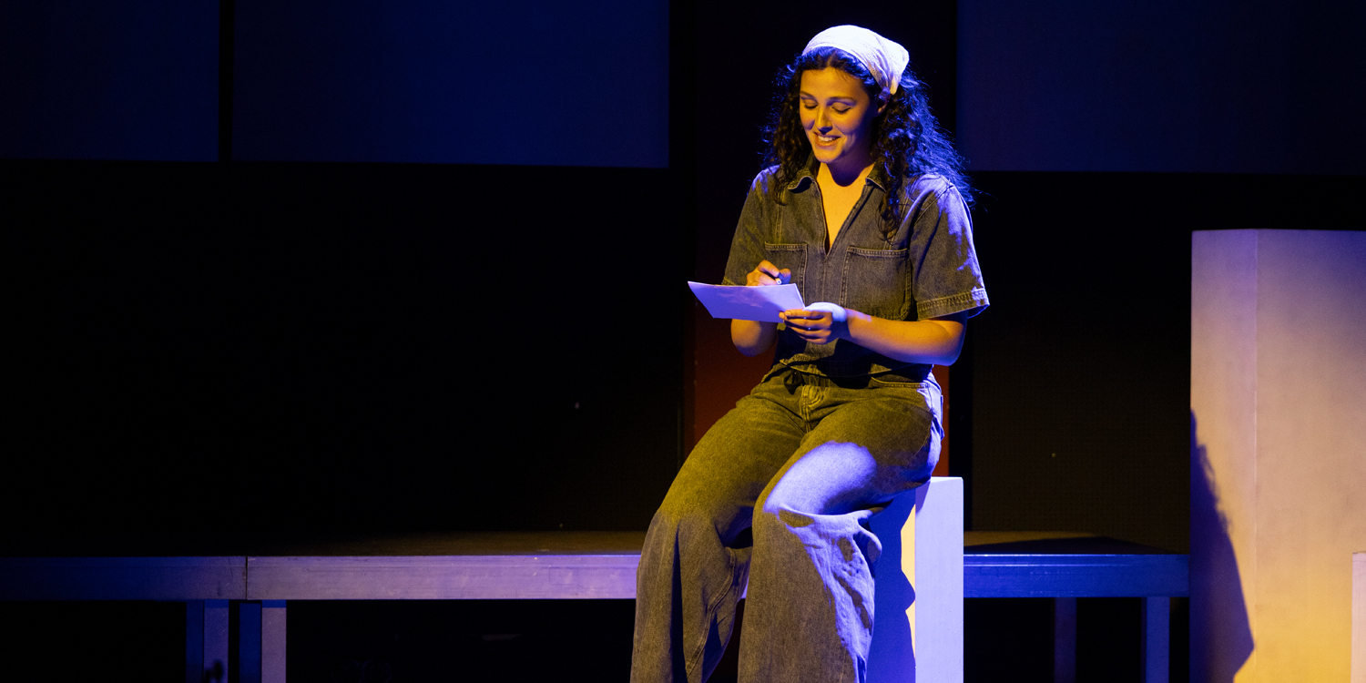 Emma Davis (c) Adelaide Rosina en Peggy de Haan