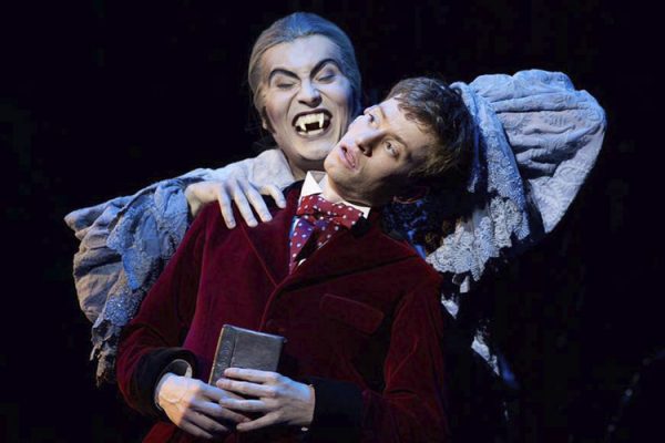Milan van Waardenburg als Herbert in TANZ DER VAMPIRE mit Tom van der Ven als Alfred © Eventpress/Stage